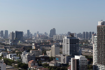 Fototapeta na wymiar cityscape building bangkok blue sky