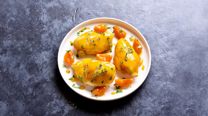 Chicken breasts in apricot sauce