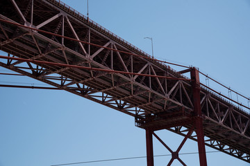 construction of the 25 april bridge in lisbon