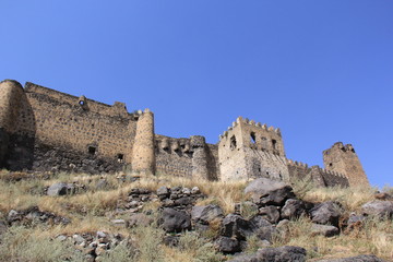 Fototapeta na wymiar abandoned fortress in the Georgian mountains