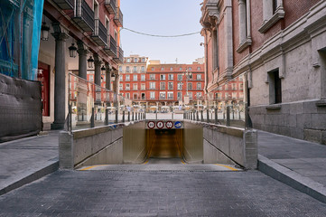 Entrada al Parking de la Plaza Mayor de Valladolid