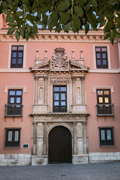 Fachada del Palacio de Felipe Nelli en Valladolid