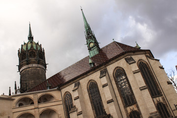 Fototapeta na wymiar Wittenberg; Schloßkirche vom Schloßhof