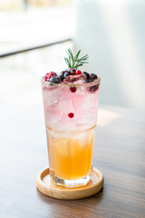 peach and berry soda glass