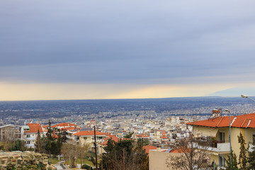 Fototapeta na wymiar Thessaloniki city view in cloudy from the mountain