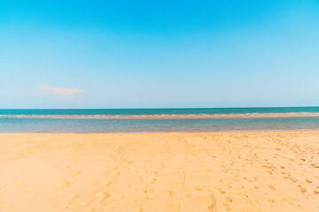 Fototapeta na wymiar empty beach sea for background
