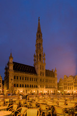 Fototapeta premium Grand Place and Town Hall panorama at night in Brussels Belgium.