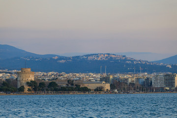 Fototapeta premium Thessaloniki, Greece - February 13 2020: sunset on the city promenade