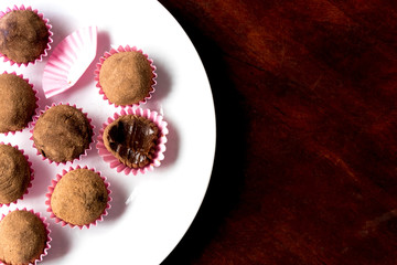 Brigadeiros mordidos