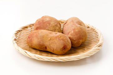 紅じゃがいも 土つき