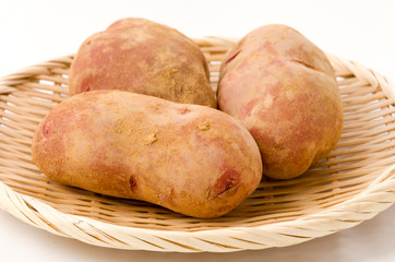 紅じゃがいも 土つき