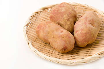 紅じゃがいも 土つき