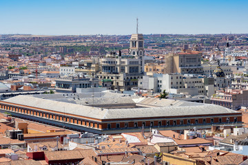 Obraz premium Skyline of the city of Madrid, on a sunny day with blue sky