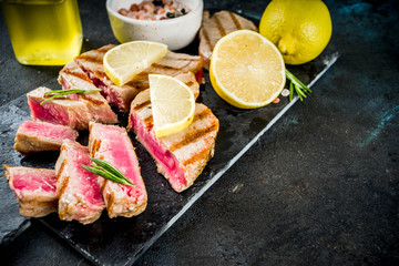 Grilled tuna fish steaks