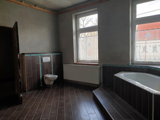 Sanierung eines Badezimmers mit Wanne