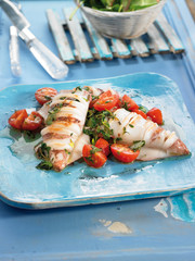 calamares-plancha-tomates