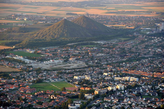 Terrils Billeder – Gennemse 225 stockfotos, vektorer og videoer | Adobe ...