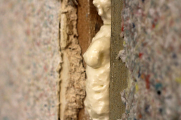 Polyurethane foam fills in gap