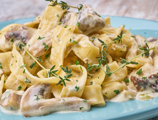 pasta with cream fungi mushrooms 