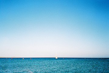 Obraz premium Boat in the Cretan Sea