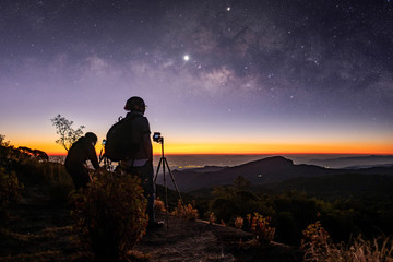 The stars and the milky way in the night sky are very beautiful.