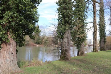 La rivière l'Allan dans la ville de Montbéliard - ville de Montbéliard - Département du Doubs -...