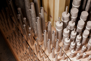 Organ, keyboard instrument of more pipe divisions