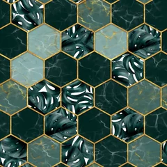 Verduisterende gordijnen Marmeren hexagons Marmeren zeshoek naadloze textuur met goud. Tropische planten achtergrond