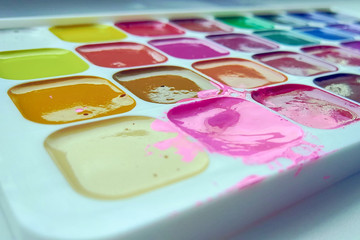 pink is the only color used, the concept of individuality is creative, the vision of the world in pink colors