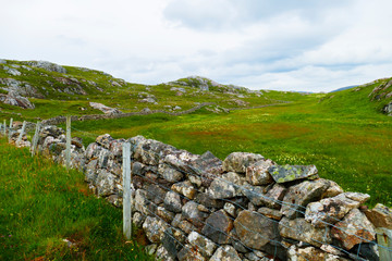 Felsen bei Oldshoremore, an der Nordwestküste von Schottland