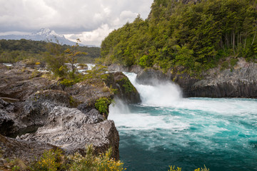 Obraz na płótnie Canvas Patagonia el chalten secret waterfall in los glaciares national park argentina. mount fitz roy in the background