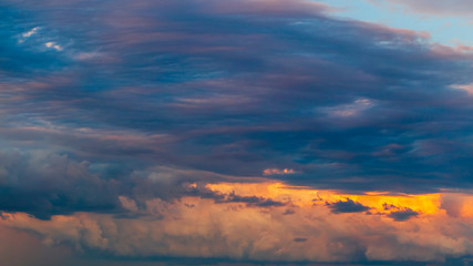 Fototapeta premium Cloudy sunset background