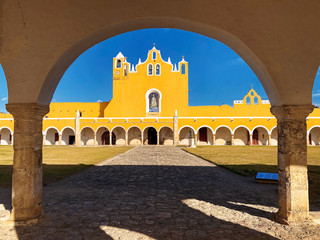 Izamal - Convento de San Antonio de Padua - arcos