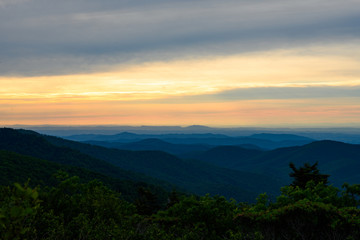 Fototapeta na wymiar Beginning of Sunset Over Blue ridge Mountains