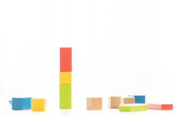 カラフルな積み木
