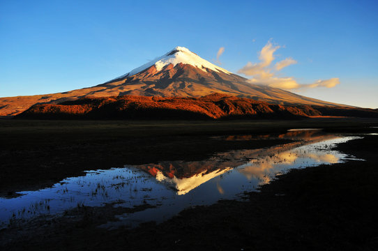 Volc&aacute;n cotopaxi en el ecuador, sud america