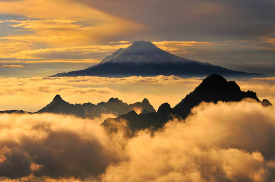Volc&aacute;n Cayambe en Ecuador, sud america