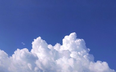 White could and blue sky