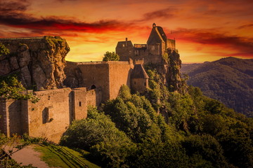 Obraz premium Aggstein Castle ruins at sunse time. Wachau Valley of Danube River, Austria.