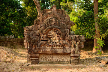 Une sculture à l'extérieur du temple Ta Som dans le domaine des temples de Angkor, au Cambodge