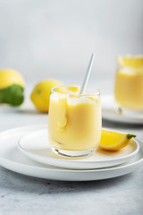 Sweet lemon curd