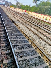 Fototapeta premium railroad tracks to horizon