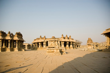 Obraz premium architecture of the ancient city in Hampi, Karnataka, India