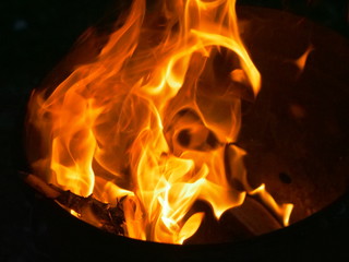 Some fire tongues in the dark. (Le Perreux sur Marne - France&deg;