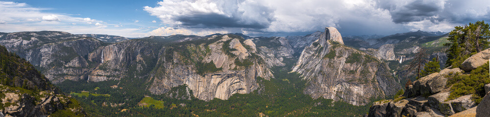 Fototapeta na wymiar Yosemite National Park Panorama