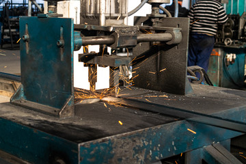 machine metal with spark