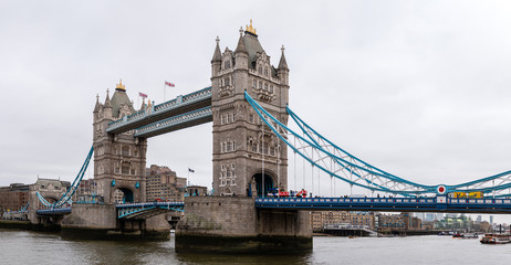 Obraz premium Panoramic view of Tower Bridge in London, England, UK
