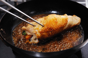 肉巻きの調理シーン