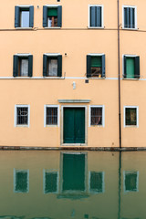 case riflesse nell'acqua a Chioggia