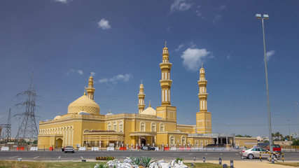 Fototapeta na wymiar Modern Mosque Building in Kuwait timelapse hyperlapse